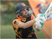 شاہد خان آفریدی نے ایک بارپھر بوم بوم بیٹنگ کا نظارہ کرادیا