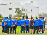 ایشیاکپ نیپالی ٹیم پریکٹس کیلئے نیشنل اسٹیڈیم کراچی پہنچ گئی