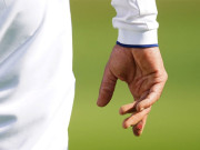 ایشیاکپ سے قبل نیپالی کرکٹ ٹیم کا کھلاڑی گیند لگنے سے زخمی