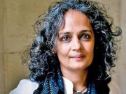 اروندھتی رائے نے جی20 اجلاس پر مودی کو آڑے ہاتھوں لے لیا