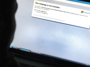 گستاخانہ فلم والی ویب سائٹ بند کراچی اور لاہور میں امریکی قونصلیٹ کا گھیراؤ 