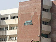 نگراں وزیرصحت سندھ نے روبوٹک سرجری کو مالی وسائل کا ضیاع قراردیدیا