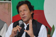 جیو کو فنڈز باہر سے ملتے ہیں جبکہ اس کا بلیک میلر مالک میرشکیل الرحمان فرعون ہے  عمران خان