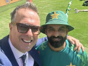 سوشل میڈیا پر بحث و تکرار کے بعد حفیظ اور وان کی خوشگوار ملاقات