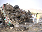 مستونگ میں زائرین کی بس دھماکے سے تباہ 3 افراد جاں بحق 