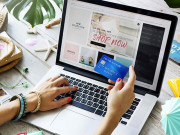 پاکستانیوں نے کریڈٹ کارڈز سے خریداری کے تمام ریکارڈ توڑدیے