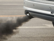 کراچی میں دھواں چھوڑنے والی گاڑیوں کی ضبطی شروع