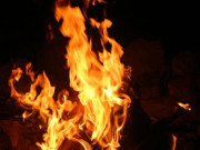 کراچی گھر میں آگ لگنے سے شیرخوارجڑواں بھائیوں سمیت 3 افراد جاں بحق