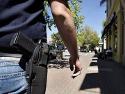 سندھ میں اسلحہ لے کر چلنے نمائش پر 45  روز کیلیے پابندی عائد