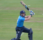 جوز بٹلر نے کیون پیٹرسن سے تیزترین سنچری کا انگلش ریکارڈ چھین لیا 