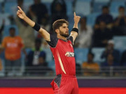 آئی ایل ٹی20 شاہین آفریدی آتے ہی چھا گئے 3 وکٹیں اڑا دیں