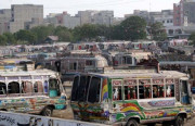 آج شہرکی صورتحال دیکھ کرگاڑیاں سڑک پرلائیں گے کراچی ٹرانسپورٹ اتحاد