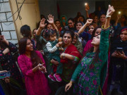 سیاسی جماعتوں کا کامیابی پر جشن