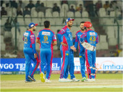 میچ سے پہلے کراچی کنگز کے غیرملکی ہیڈ کوچ اور کھلاڑیوں کے پیٹ خراب