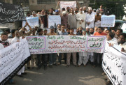 ناموس رسالتؐ کے تحفظ کیلیے کراچی تاجر اتحاد کی ریلی 