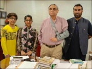 ایان اور انابیہ کو ضیاء الدین اسکول میں داخلہ مل گیا