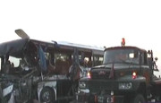 حافظ آباد میں بس اور ٹرالر میں تصادم کےنتیجے میں 3 خواتین سمیت 4 افراد جاں بحق