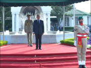 وزیراعظم نے سرکاری تقریبات میں پروٹوکول کیلیے سرخ قالین پر پابندی لگادی