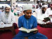 فرزندانِ اسلام اعتکاف میں بیٹھ گئے