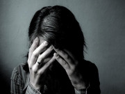 ماں کی بیماری سے تنگ نوعمر لڑکی نے خودکشی کرلی