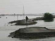 سیلابی ریلے نے جعفرآباد میں تباہی مچادی متاثرین کی مشکلات بڑھ گئیں 