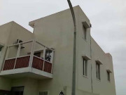 کراچی گھر پر آسمانی بجلی گرنے سے چھت اور دیواروں پر دراڑیں پڑ گئیں