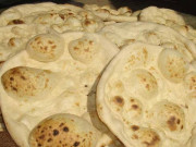 کراچی آٹا سستا ہونے کے باوجود روٹی نان اور ڈبل روٹی کی قیمت کم نہ ہوسکی