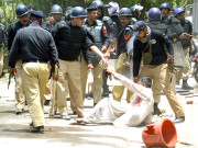 پولیس جب قہر بن کر ٹوٹی 