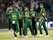 دوستی نہیں ٹیم کا سوچیں