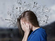 منفی سوچیں بکھرے رنگ ہی دکھلاتی ہیں