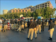 کراچی پی ٹی آئی رہنماوں پر ہنگامہ آرائی کی فرد جرم عائد