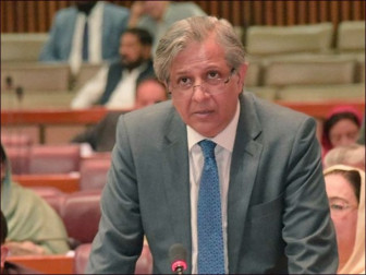 عمران خان سے ملاقاتوں کا معاملہ عدالت و جیل حکام کے مابین ہے ہمارا کنٹرول نہیں، اعظم نذیر تارڑ