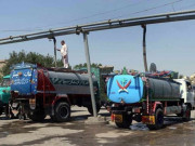 کراچی میں  قلت آب کے ستائے شہریوں نے سرکاری ہائیڈرنٹس پر حملے شروع کر دیے