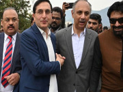 پی ٹی آئی کی مرکزی قیادت نئے امتحان میں پھنس گئی