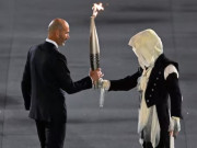 پیرس اولمپک افتتاحی تقریب میں جلائی جانے والی مشعل ’جعلی‘ نکلی