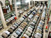 عبادت کو دنیاوی تجارت مت بنائیے۔۔۔ 