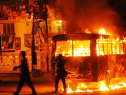 خیالی پلاؤ  نظم ’’میں زندہ ہوں‘‘