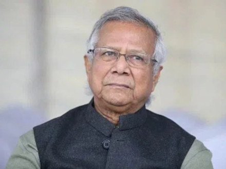 بنگلا دیش کے عبوری سربراہ محمد یونس مستعفی، اقتدار نئی قیادت کے حوالے کردیا