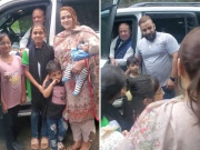 سابق وزیراعظم نواز شریف کو مری میں مداحوں نے روک لیا تصاویر بنوائیں