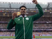 پیرس اولمپکس میں تاریخ رقم کرنیوالے ارشد ندیم کو گولڈ میڈل پہنا دیا گیا