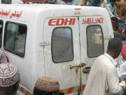 کراچی میں تیز رفتار کوچ نے ماں اور کمسن بیٹے کو روند ڈالا