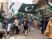 جشن آزادی کی تیاریاں عروج پر گلیاں اور بازار سبز ہلالی پرچموں سے سج گئے