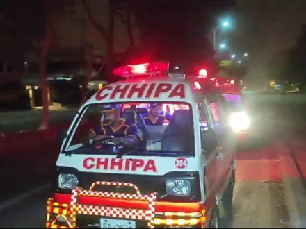 کراچی، آئی آئی چندریگر روڈ پر دلخراش ٹریفک حادثہ، دو افراد ہلاک