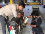 آئل مارکیٹنگ کمپنیوں کی لبریکینٹس کی من مانی قیمتیں عوام اربوں روپے سے محروم