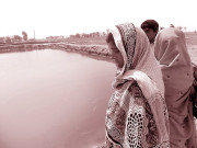 غریب خاتون نے تخلیق فاؤنڈیشن اور شیل تعمیر کی مدد سے فش فارم کھول لیا  