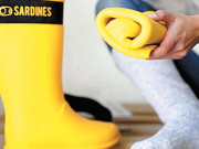 لچکدار بوٹ جنھیں تہہ کرکے سوٹ کیس میں رکھا جاسکتا ہے   