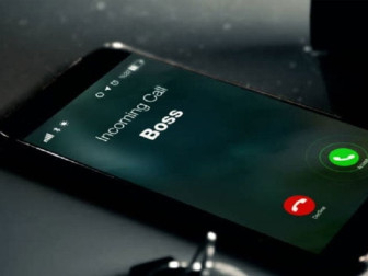 ملازمین کو آفس کے بعد باس کی کال نہ اٹھانے کی اجازت پر قانون سازی