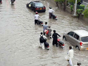 بھارت میں موجود ہوا کا کم دباؤ مزید طاقتور ہوگیا، کراچی میں کل سے موسلادھار بارش کا امکان