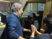 کراچی: ڈیفنس میں بااثر شخص کا موٹرسائیکل سوار پر سرعام تشدد