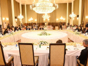 اہم آئینی ترامیم کیلیے ’فضل الرحمان بھی راضی‘ حکومت کا نمبرز پورے ہونے کا دعوی